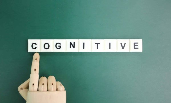 Quelles activités de stimulation cognitive sont recommandées pour les seniors atteints de démence frontotemporale ?